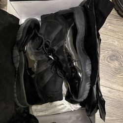 Air Jordan 11 Cap And Gown