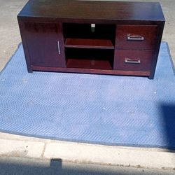 Tv Stand Clean Good Condition Located In Canoga Park 