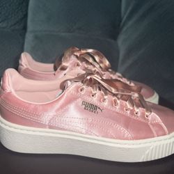 Corporation klok forum Puma Pink Satin With ribbon laces size 6.5 for Sale in Woodstock, GA -  OfferUp