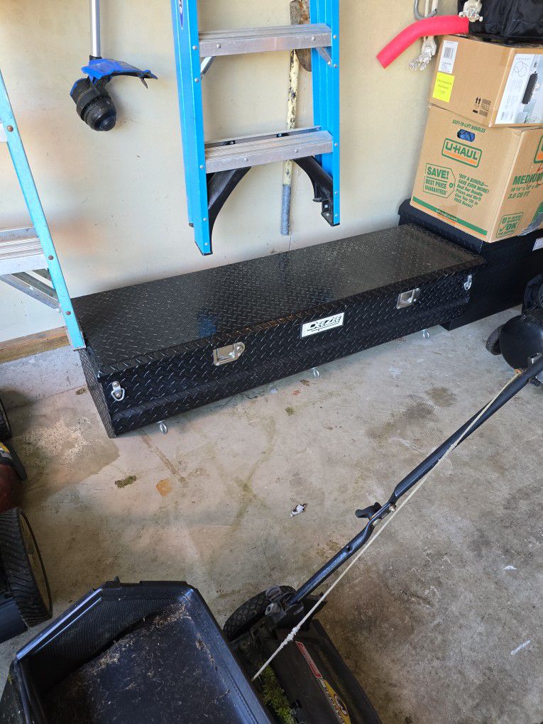 DeeZee Tool Box for Pick Up truck
