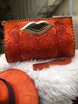 Bolsa 👜 artesanal de piel, hechas a mano!! Mayoreo y menudeo, varios colores!! $60