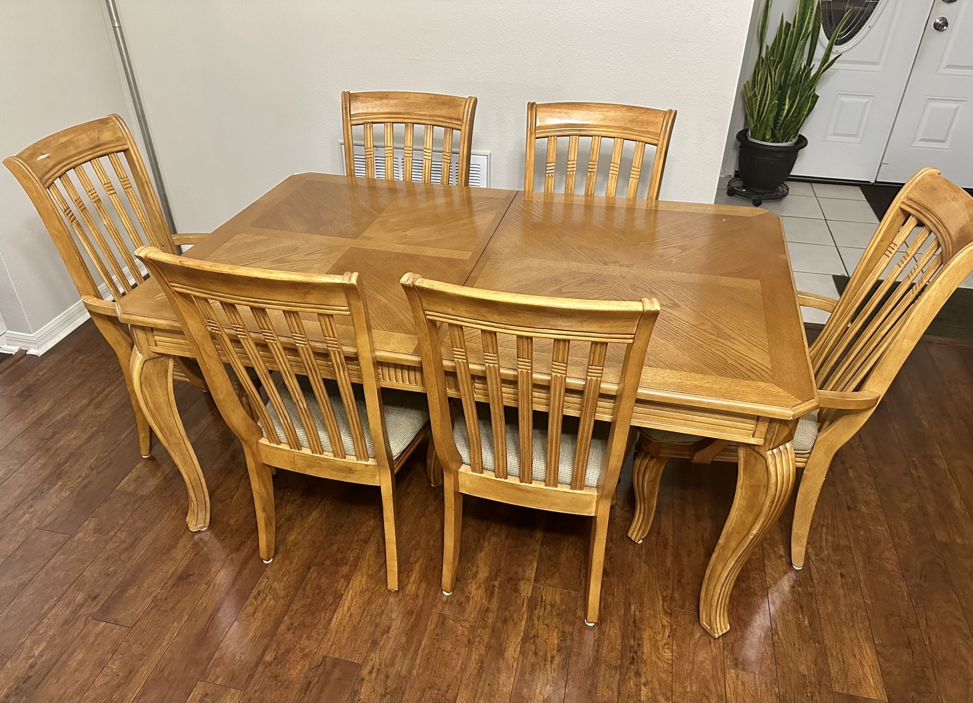 Dining Table Set