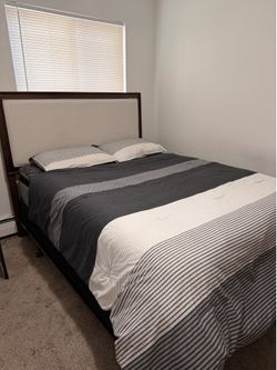 Queen size bed with mattress