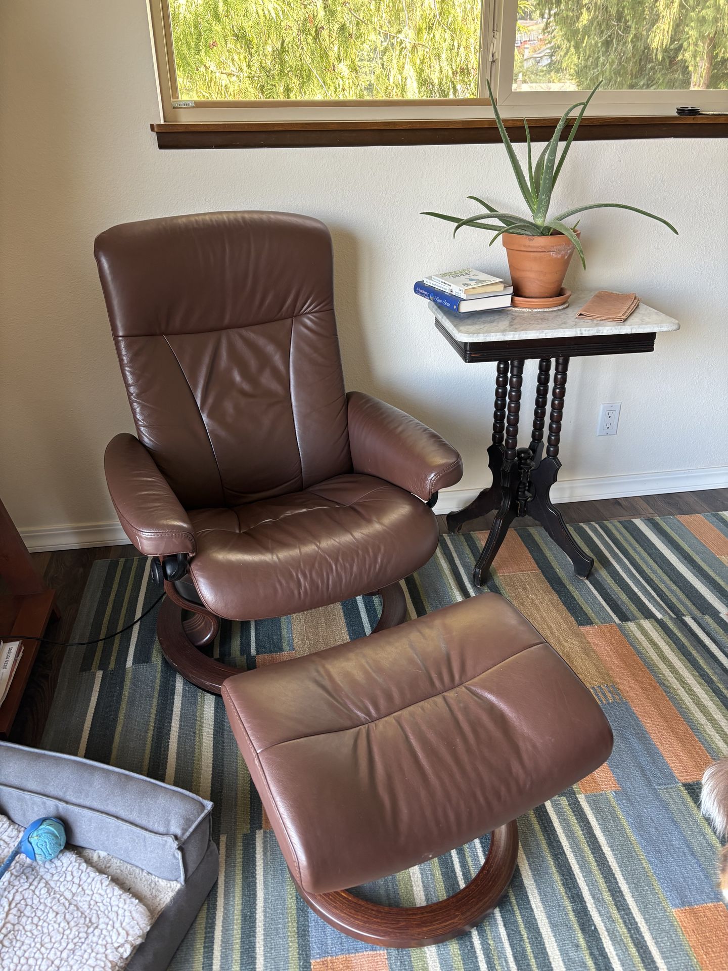 Stress less Leather Chair and for stool