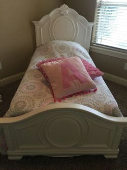 Grand Designs Bedroom set