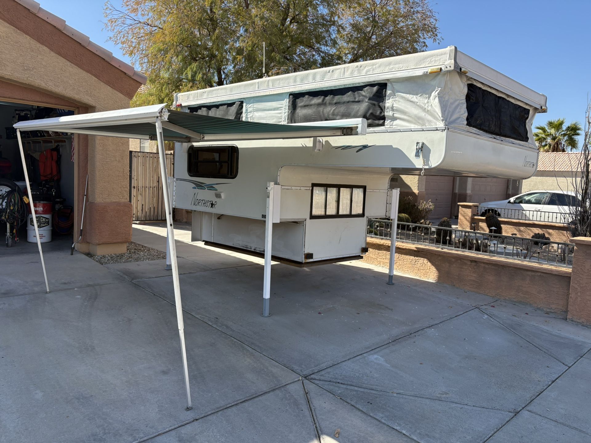2001 Northstar 650 , Short Bed , Pop Up Truck Camper