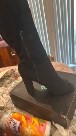 Black Knee-High Heeled Boot size 10