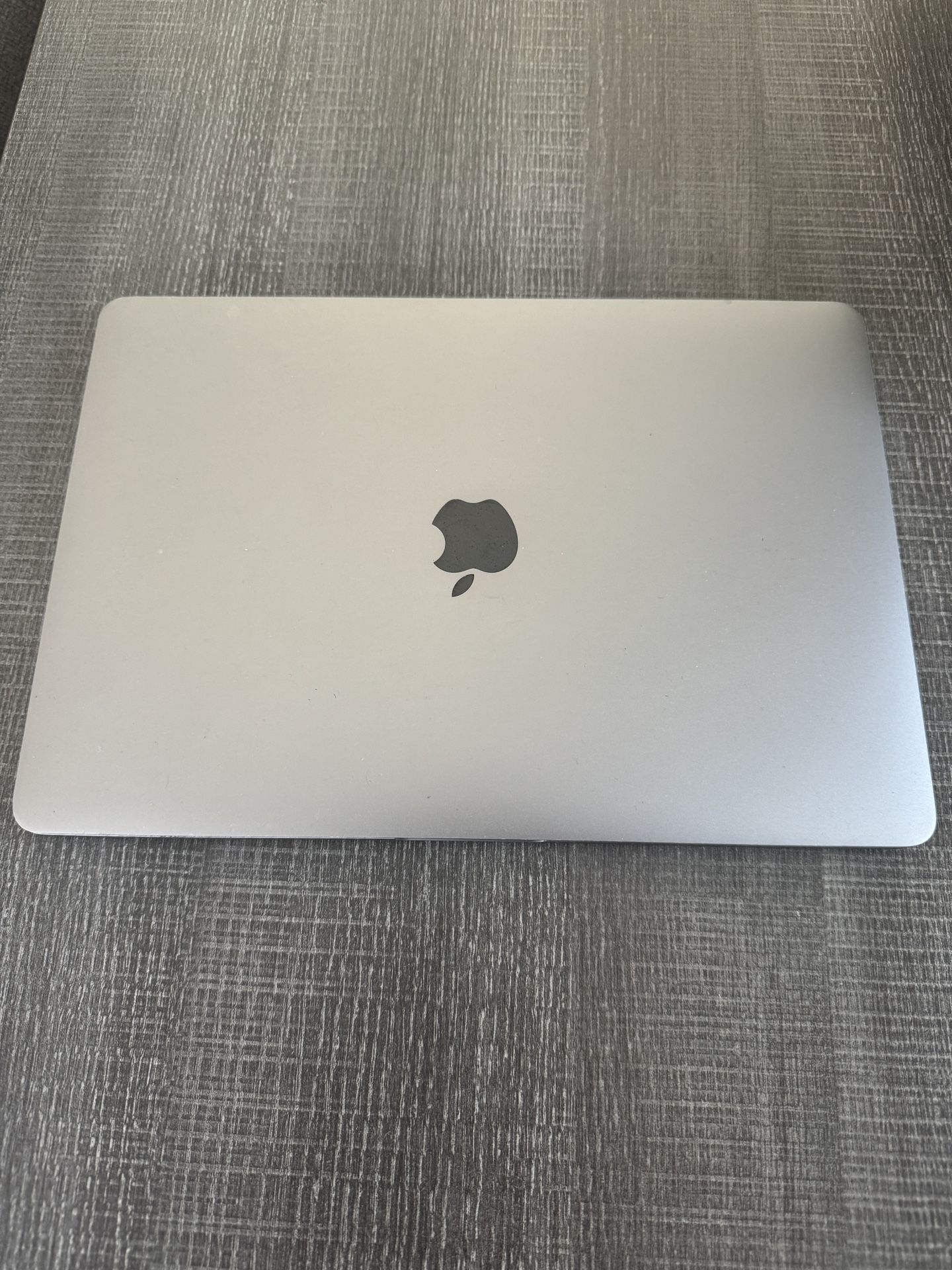 2016 MACBOOK PRO WITH TOUCH-BAR. FACTORY RESET ! 