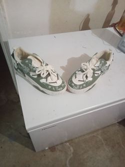 Green tennis shoes