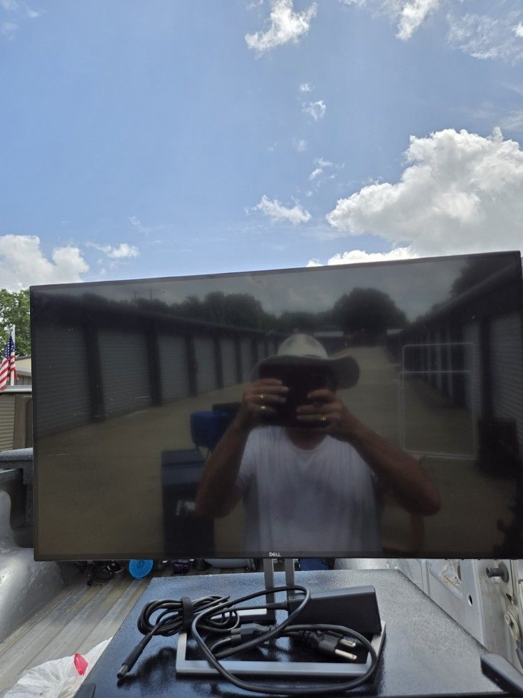 Dell monitor brand new