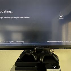 Xbox One 500GB 2 Controllers