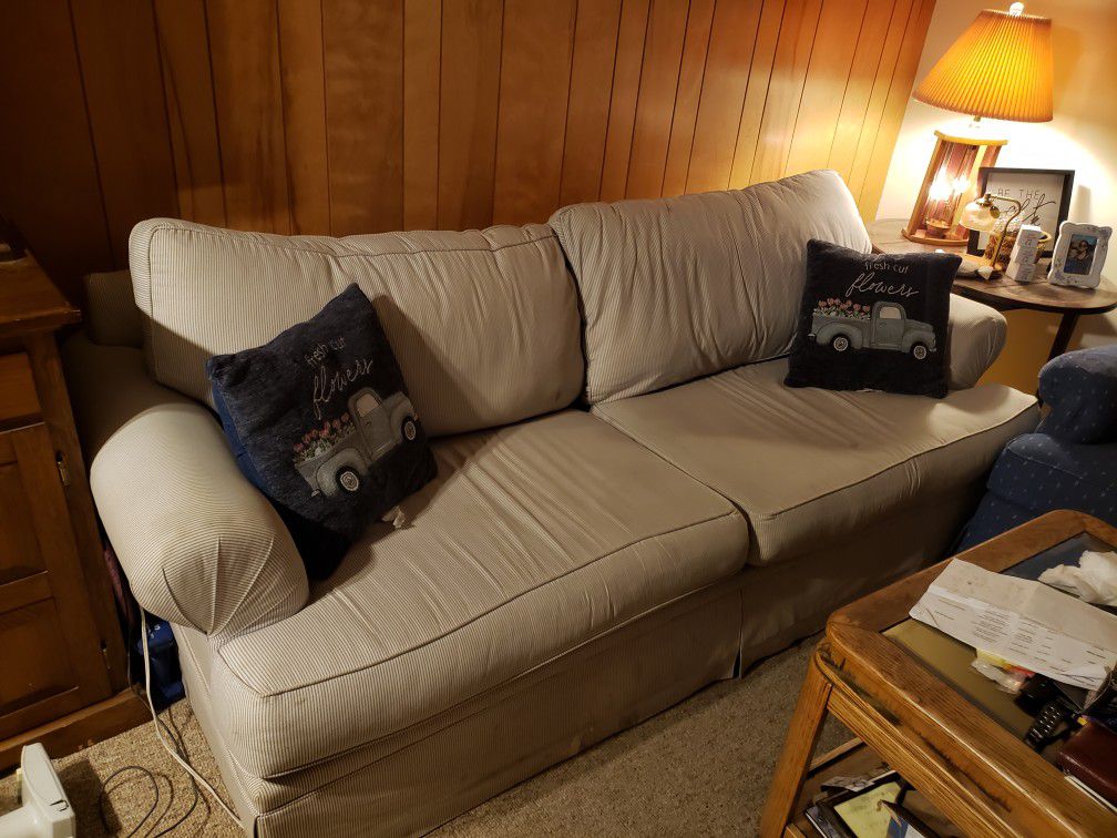 ##FREE##     SOFA AND RECLINER 