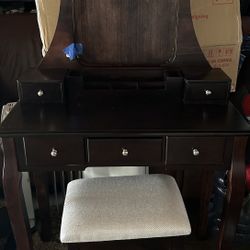 Wooden Vanity Makeup With Bench And Mirror