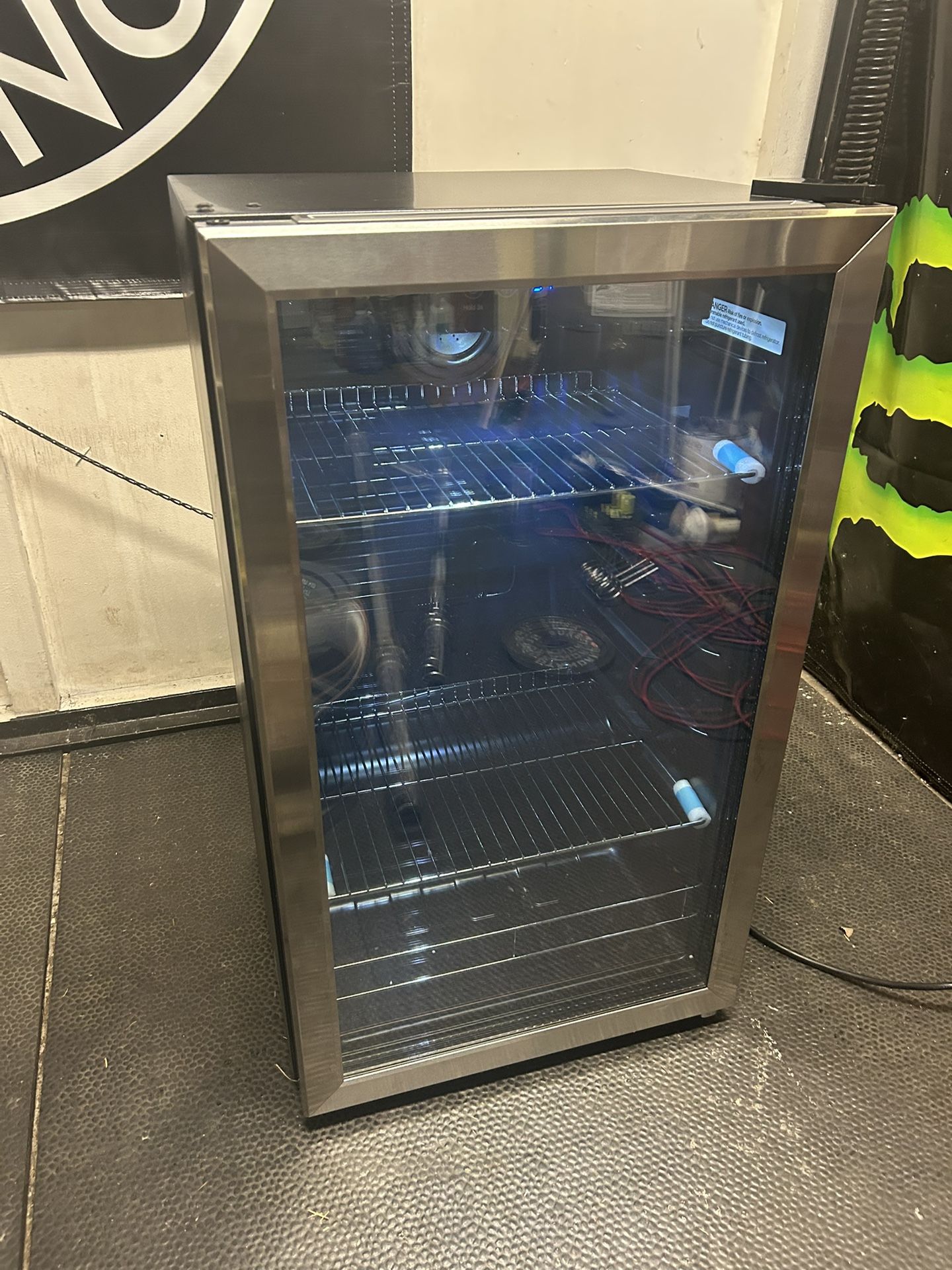 Like New Insignia Can Beverage Cooler - Stainless steel