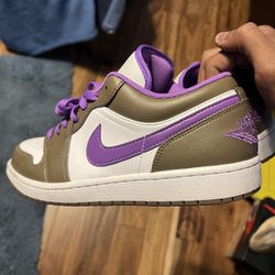 Purple/Brown Jordan 1’s 