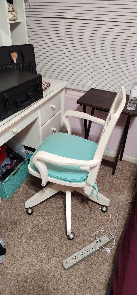 PB Teen White Desk And Chair