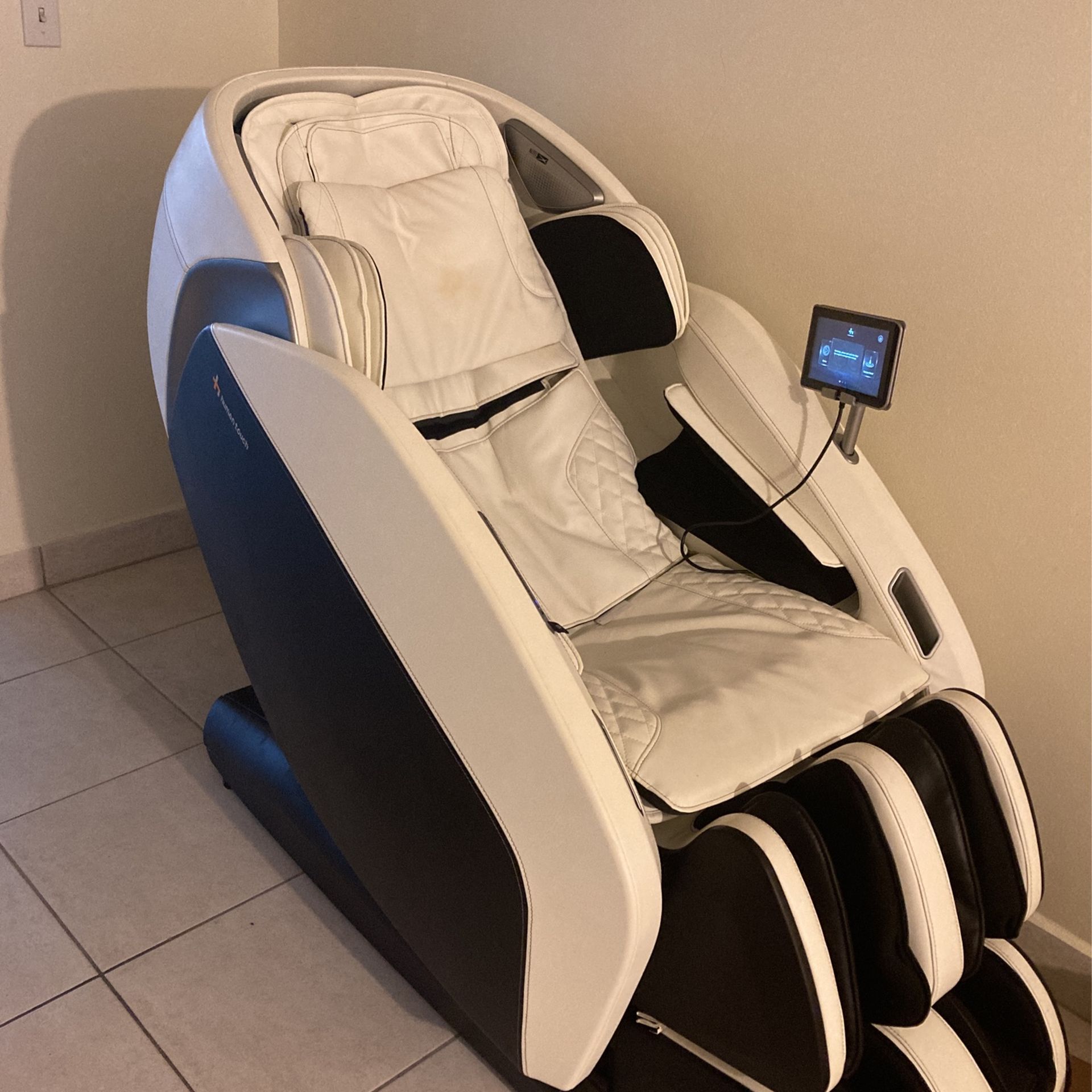 Certus Massage Chair