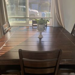 6 Chair Dinning Table 