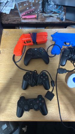 Assorted Lot of Video Game Accessories