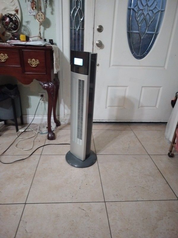 Brooks on E Mighty Max Tower Fan Max Flow Tower Fan M 38"In Model SKU 888939