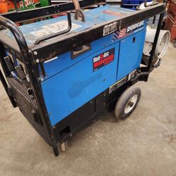 Miller Bobcat 250 Welder Less than 3,000 miles