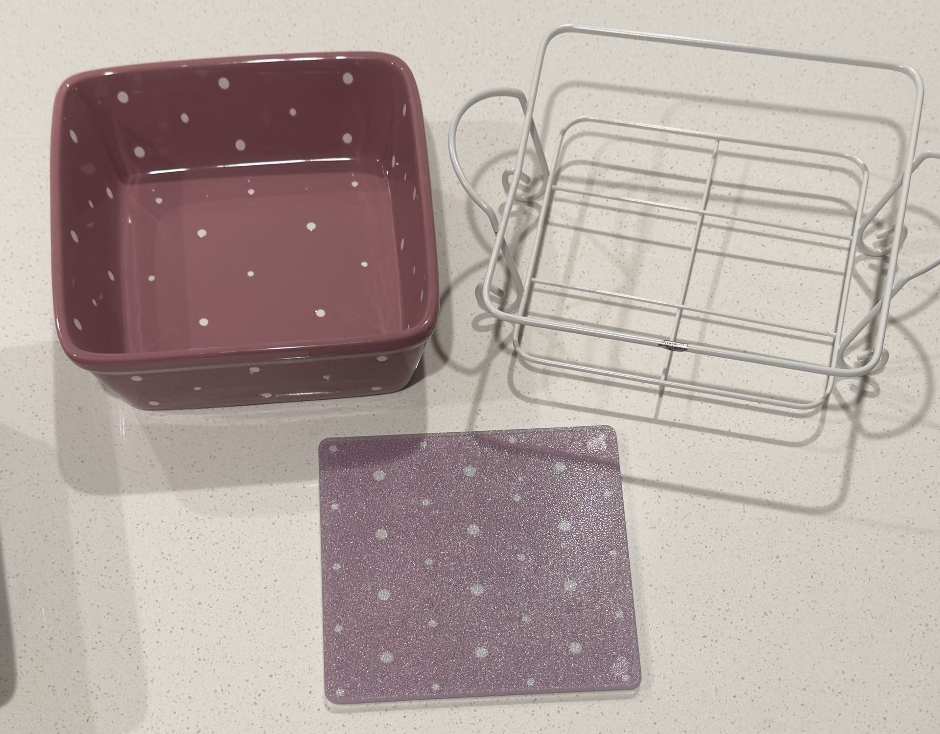 Temptations 2.5 Quart Polka Dot Pattern Baking Dish W/ Wire Rack & Matching Trivet
