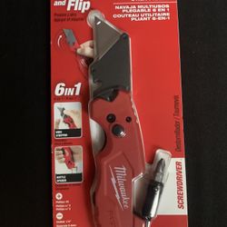 Milwaukee Utility Knife 6-in-1  Fastback. Screwdriver 