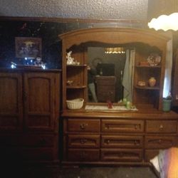 Wooden Queen Size Bedroom Suite 