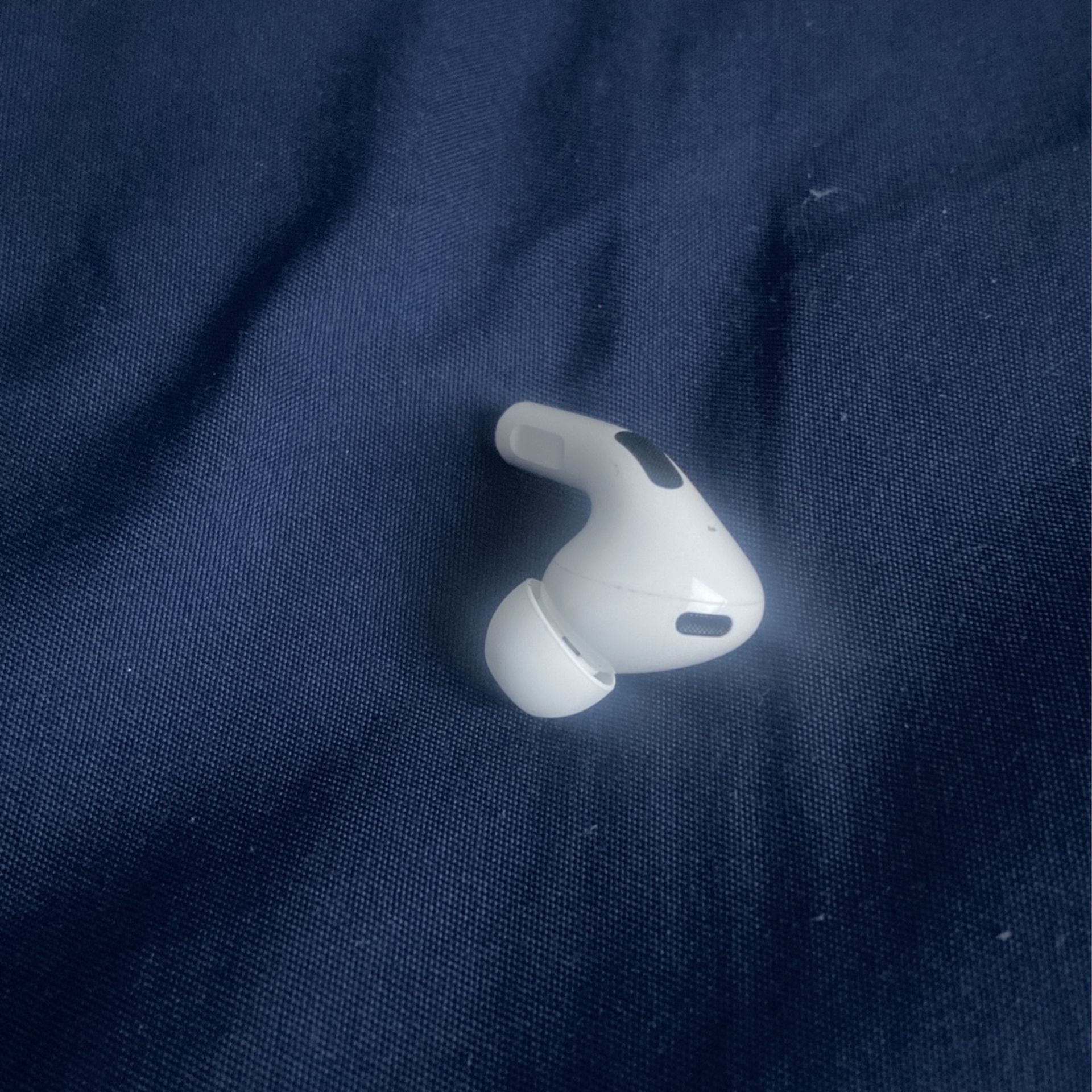 right air pod
