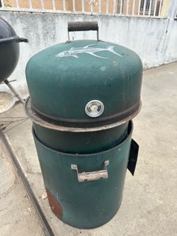 Brinkmann Vertical Charcoal Smoker & Grill – Vintage Green BBQ Smoker