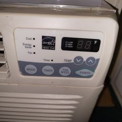 1200 BTU Air conditioner .kenmore works very well very good shape