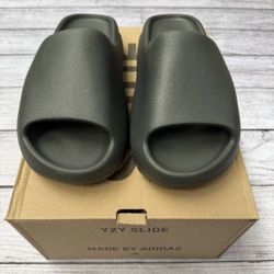 Yeezy Slide Onyx Size 8,9,10,11,12 