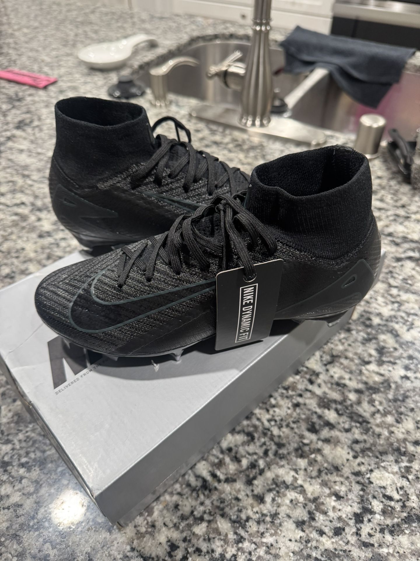 Soccer Cleats 4.5 Men