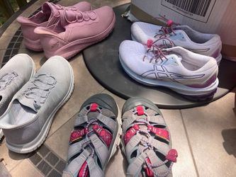 All size 7 various tennis shoes
