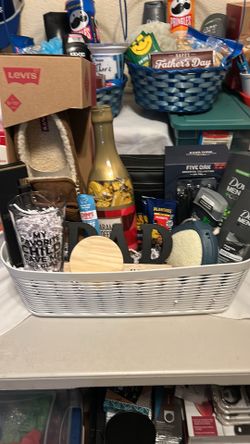 Large Father’s Day gift basket with slippers & traveling case