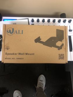 Speaker wall mount