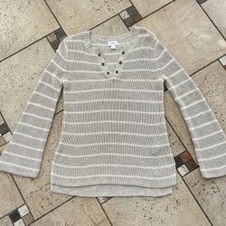 Like new old navy women sweater size S