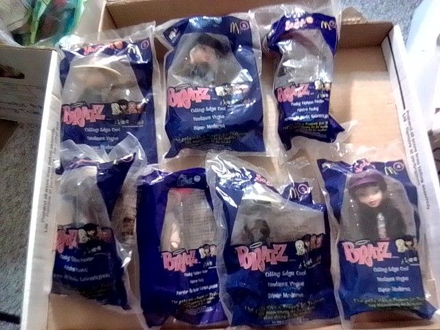 2002 -2003 McDonald's Happy Meal Toy Number 1-7 Set Of Bratz Dolls