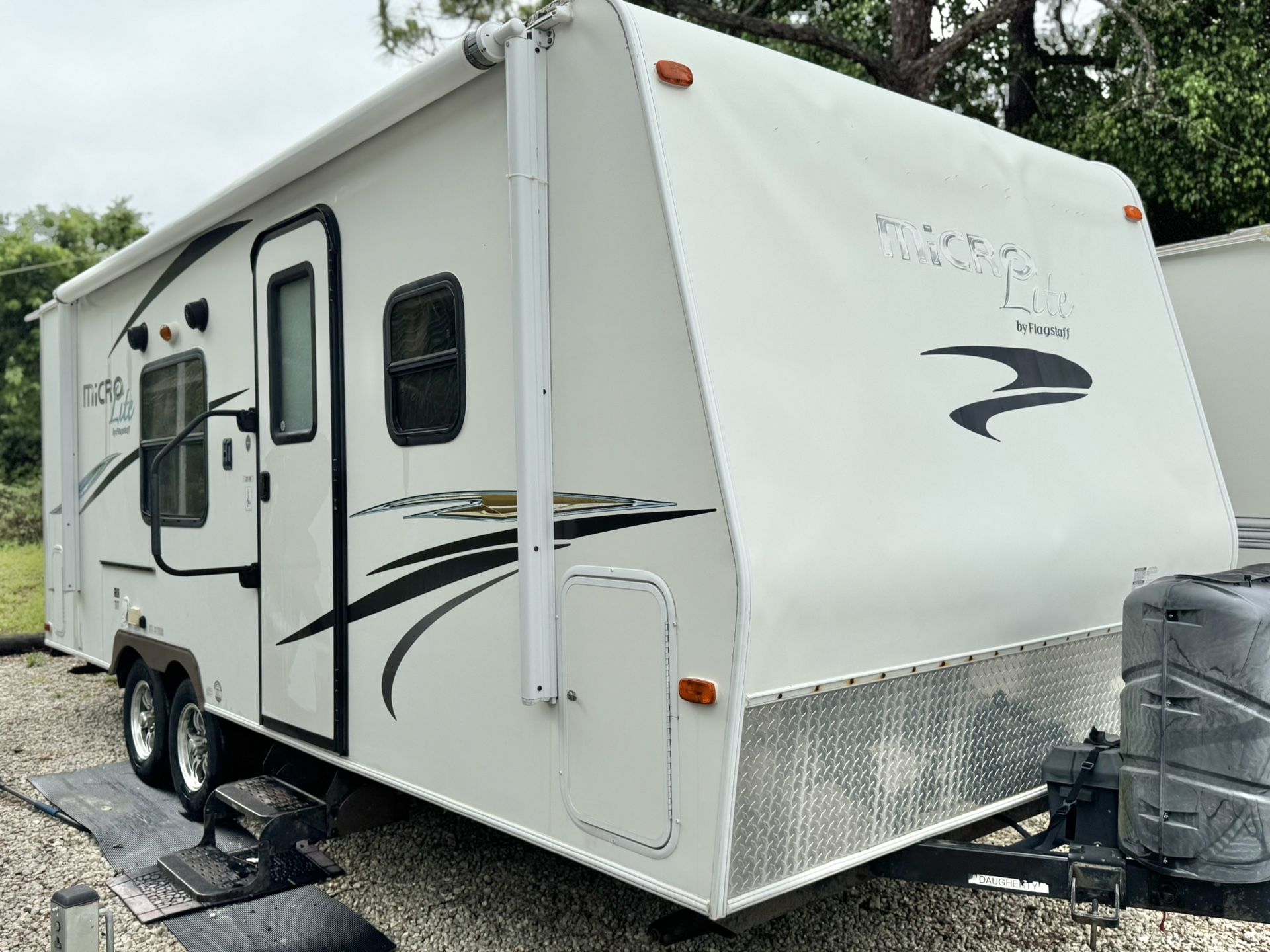 2014 Micro Lite Rv