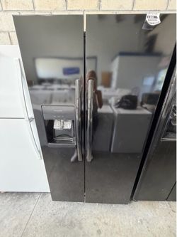 New refrigerator black 36” wide