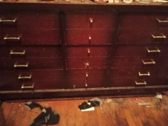 Dresser 