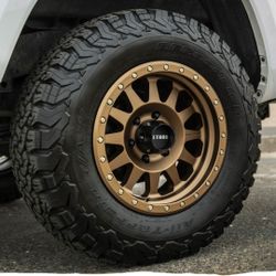 17" Method MR304 Bronze w/ 33" BfGoodrich KO2 tires 