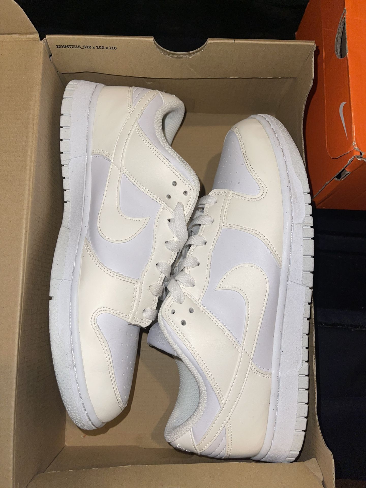 White NIKE SB DUNKS