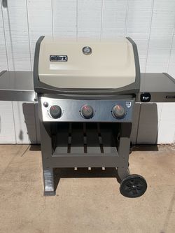 Weber Spirit II GS4 E-310 BBQ Propane 3-Burner Gas Grill Cream White