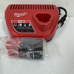 MILWAUKEE M12 12-Volt Lithium-Ion Compact Battery Pack 2.0Ah and Charger Starter Kit