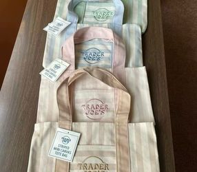 Trade Joe’s tatote bags