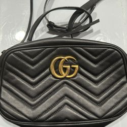 GG MARMONT SMALL SHOULDER BAG