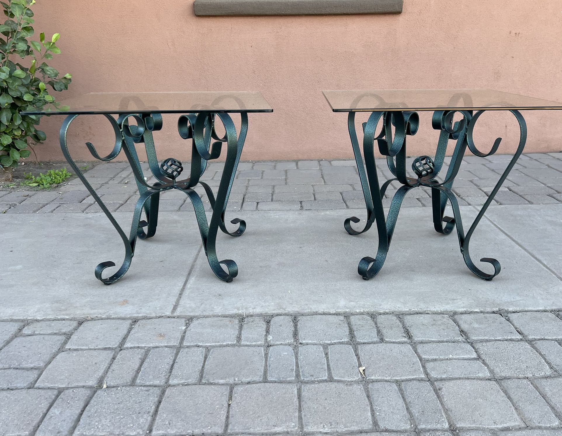 Set Of 2 Coffee Tables