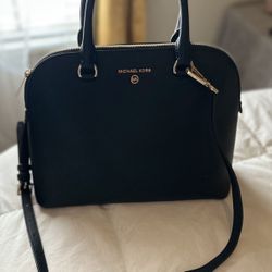 Like New Michael Kors 