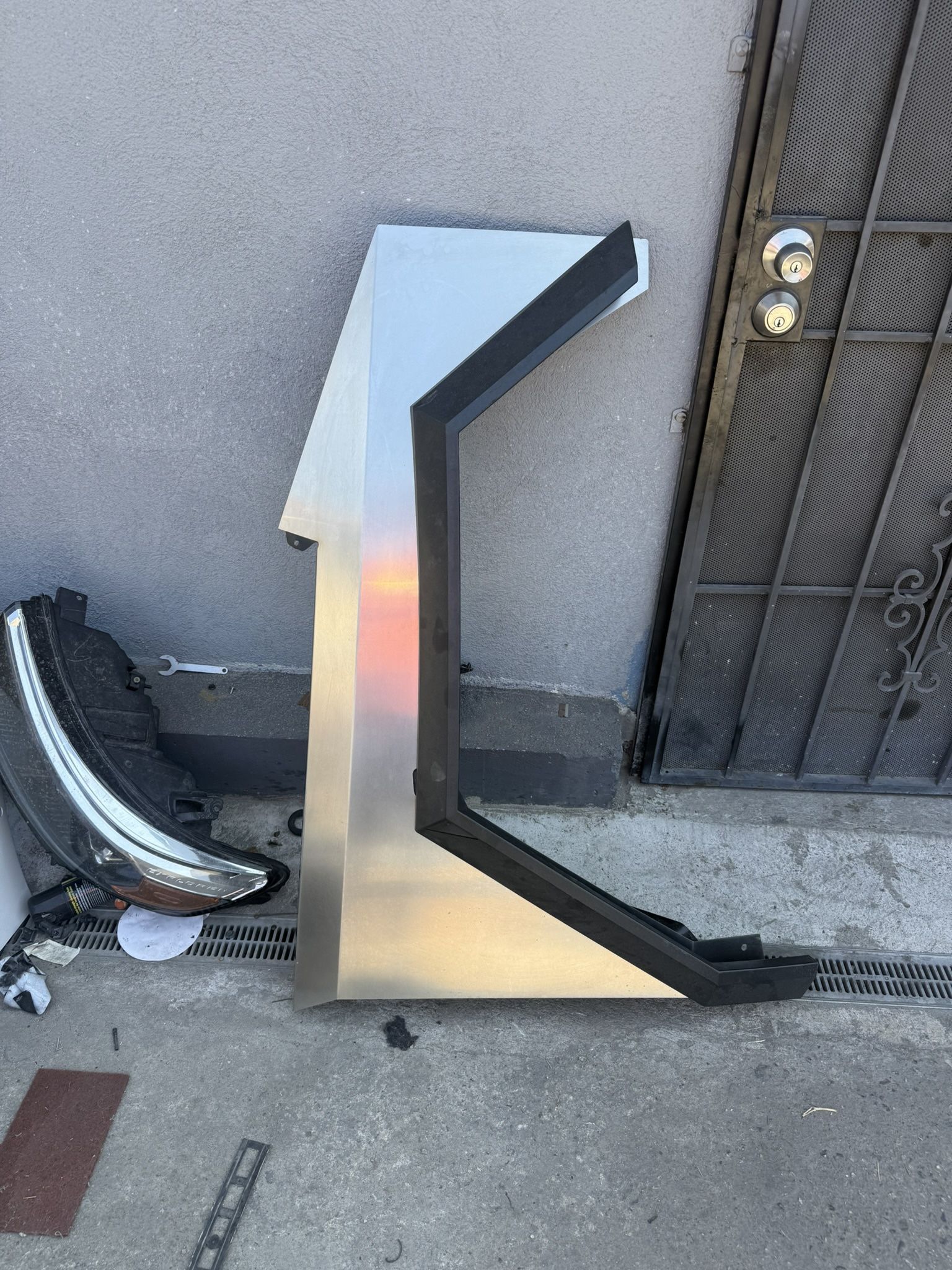 Tesla Cyber Truck Right Fender